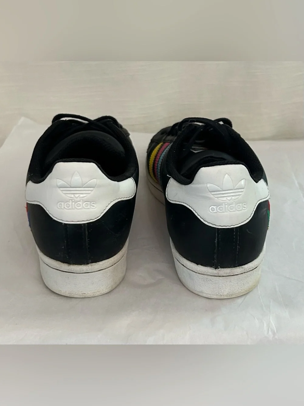 adidas black sneaker